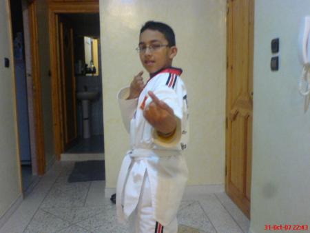 l3eb ri 3lina hna .....